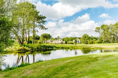 T3 piscine et terrasse au golf de Gujan
