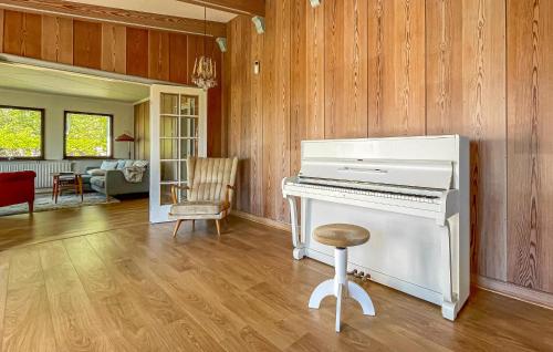 Viesnīcas āriene, 3 Bedroom Stunning Home In Varberg in Askloster