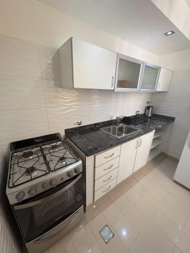Kitchen, Elegancia y tranquilidad en barrio privilegiado de Jujuy in Barrio Bajo la Vina