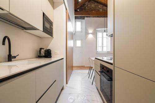 Marina Heritage - 90m from Via Roma Waterfront