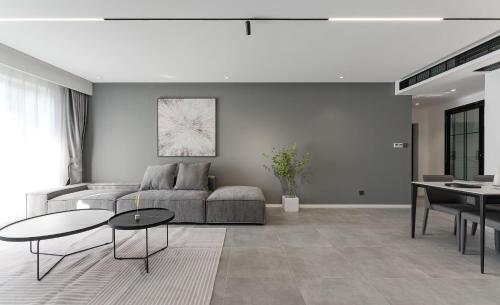 EHUB - Walk to Yuyuan Garden, the Bund and People's Square, Boutique 3Bedroom Fully Equipped Family APT , very close to Subway, Shanghai