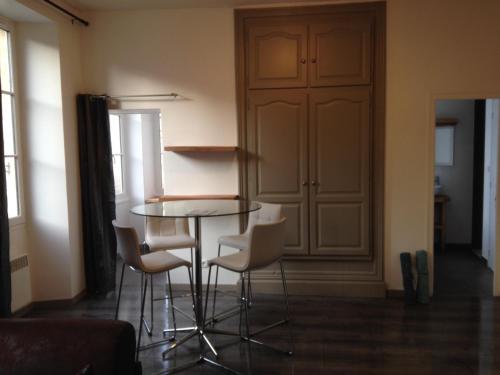 Seadmed, Studio de la Halle. in Figeac