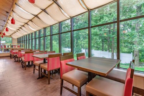 Comfort Inn West Hazleton - image 11