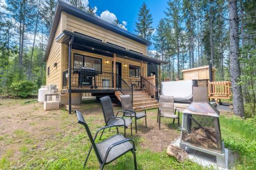 Spa & Riverside - Le Ptit Cool Des Bois in Rivière-Matawin (QC)