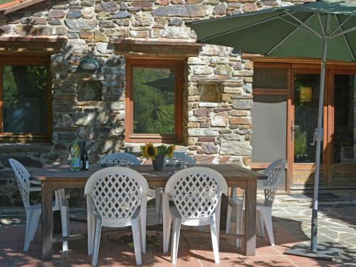 Comfortable Villa in Prunet-et-Belpuig with Terrace gîte à louer Casefabre