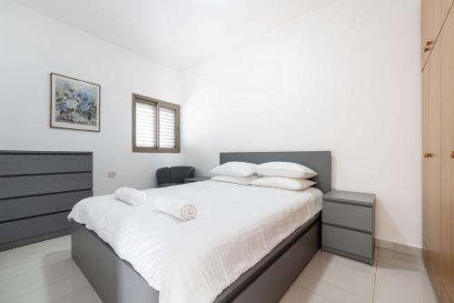 Spacious Sea-View Penthouse + Big Balconies in Ashdod