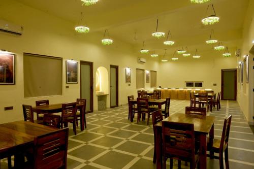 Étterem, Elan Vanya Resort Jawai in Varaval