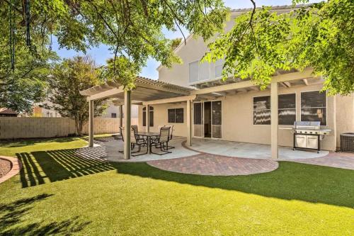Family Fun House with Hot Tub, Grill and Games – khách sạn tại Bắc Las Vegas