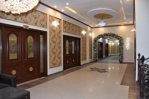 avla, Hotel De Raj Sialkot in Sialkot