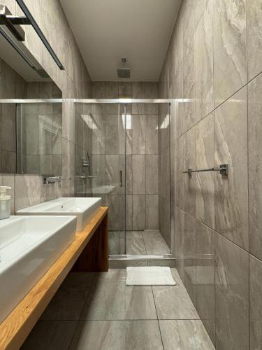 Charming 3-Bedroom Apartment in the Heart of Wien - image 13