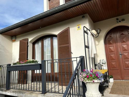 Le " Cerisier" Villa Single bed male shared room daily stay 20h to 10h in La Courneuve