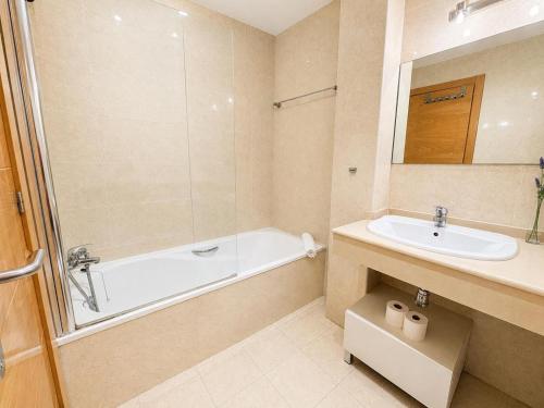 Malaga Center Flat Exclusive - image 40