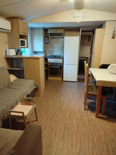 Grand mobilhome 3 chambres 2 sdb gîte à louer Forêt de Gastes