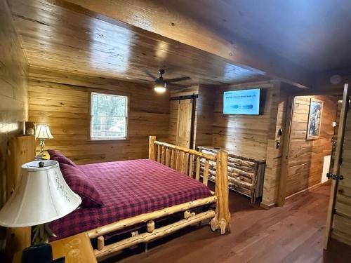 Smoky Mountain Getaway cabin - image 3