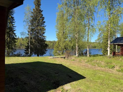 A szálláshely kívülről, Cottage Venehuoneenranta by river Tornio in Naamijoki