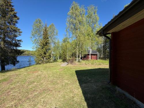 A szálláshely kívülről, Cottage Venehuoneenranta by river Tornio in Naamijoki