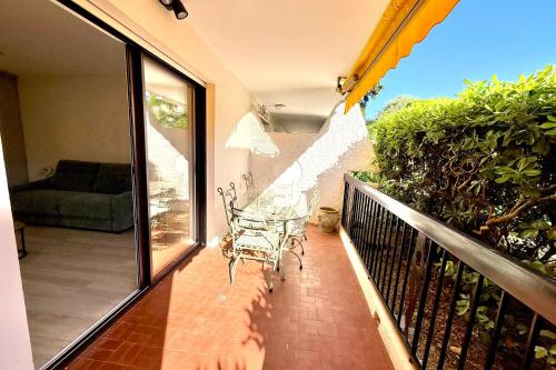 Antibes Chemin du Puy - Studio for 2 people - Parking - Wifi -Swimming pool in La Pagane