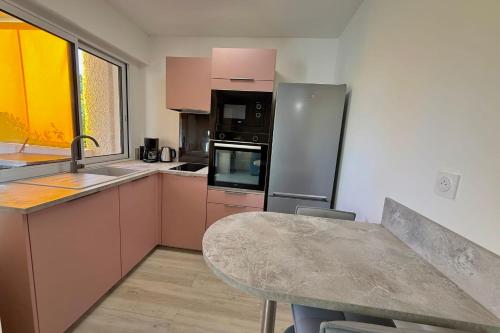Antibes Chemin du Puy - Studio for 2 people - Parking - Wifi -Swimming pool in La Pagane