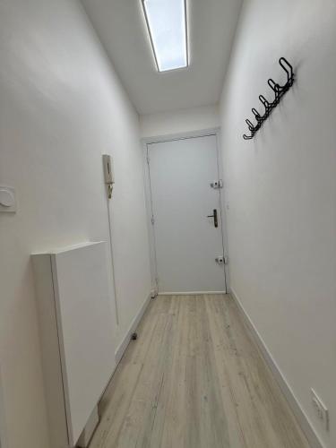 Antibes Chemin du Puy - Studio for 2 people - Parking - Wifi -Swimming pool in La Pagane