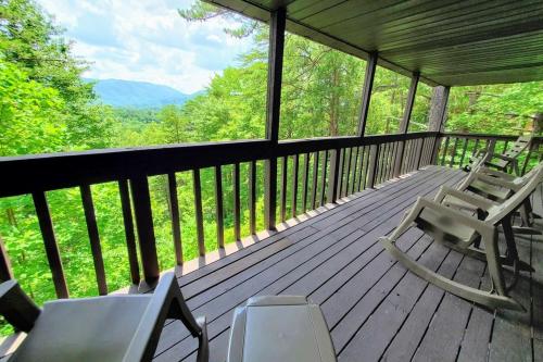 Hillbilly Hilton chalet in Other