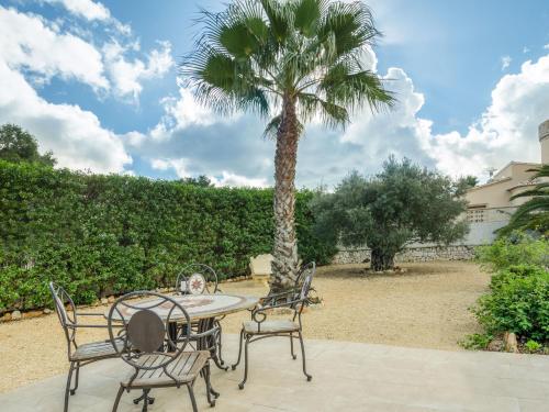 Gorgeous villa with private pool and near golf course and beach