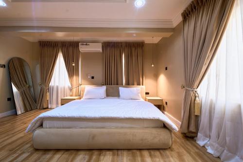 Oak's Stylish 1BR Apartment in Maitama - image 5