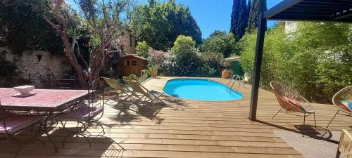 Piscine privée, jardin et parking au cœur de La Ciotat