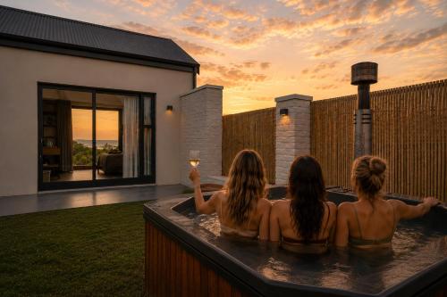 Lighthouse Villa Romansbaai in Birkenhead
