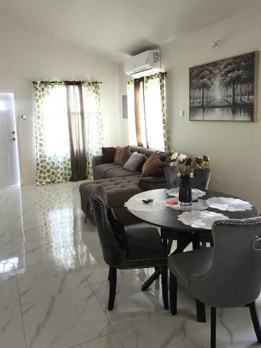 Facilities, Island Comfort Retreat in Spanish Town