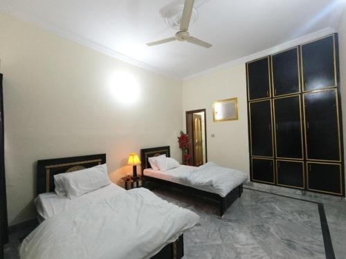 Charming BB in Rawalpindi MALE ONLY - image 3