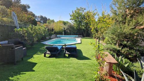 Villa avec piscine et jardin - Proche Avignon - Location, gîte - Villeneuve-lès-Avignon