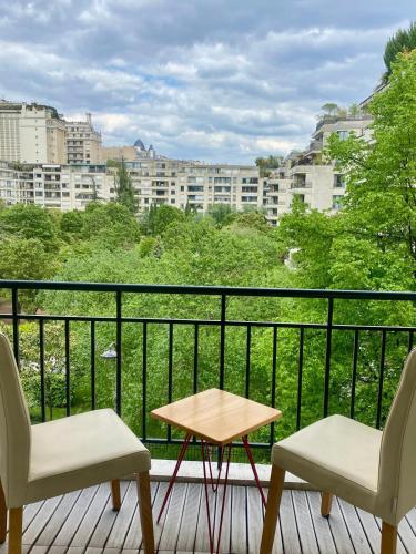Apartment near Eiffel Tower in Bois de Boulogne