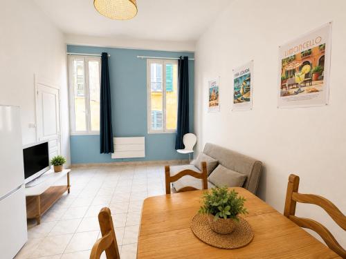 Vieux-Nice Centre historique - 3 Chambres & 3 Salles de Bain Privatives
