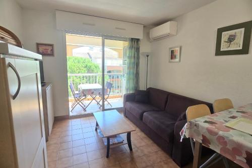 Appartement lumineux avec balcon et piscine