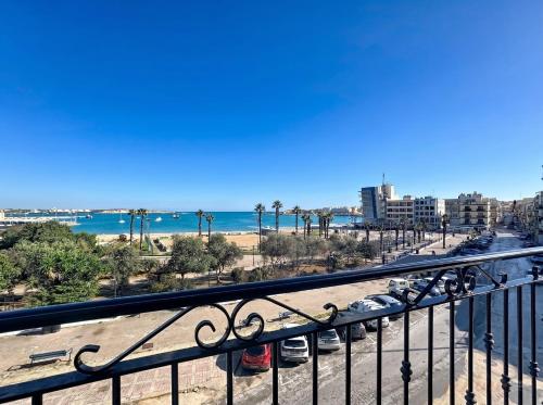 Elegant Seafront Duplex with Stunning Panoramic Views 5