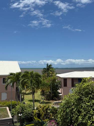 Appartement en résidence sécurisée - vue mer (Appartement en residence securisee - vue mer) in แบ มาโอล