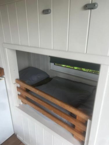 1 double bed, 1 bunk bed