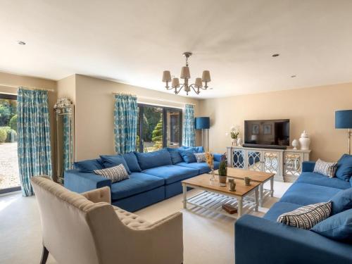 Iekārtas, 5 Bed in Lymington oc-88733 in Hordle