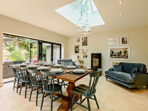 Iekārtas, 5 Bed in Lymington oc-88733 in Hordle