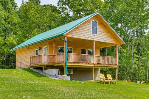 Hike, Hunt & Golf! Cabin on 4 Acres in Naples in Naples (NY)