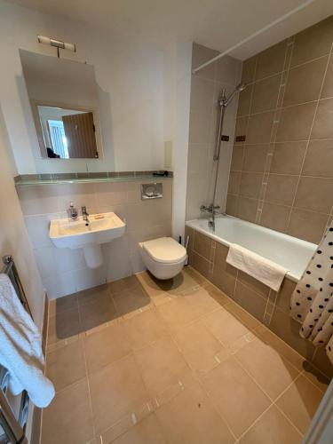 Gunwharf Quays Harbour Apartments 4