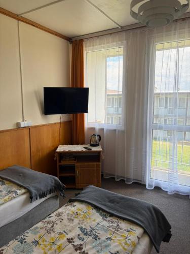 1 futon bed