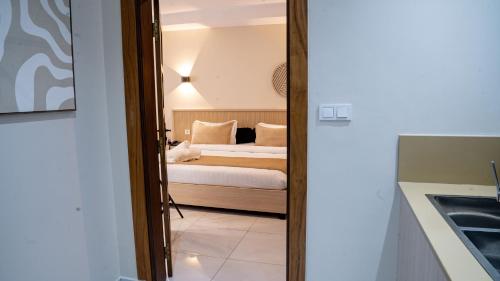 Kadiss Hotel - image 5
