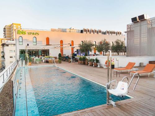 Ibis Styles Sevilla Santa Justa – khách sạn tại Nervion