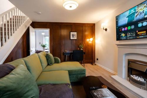 Kelvin House, 3BR, Free Parking & Private Garden in Észak-Glasgow