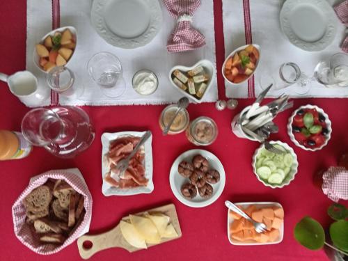 Alimentos e Bebidas, Une chambre à la campagne (Une chambre a la campagne) in Puynormand