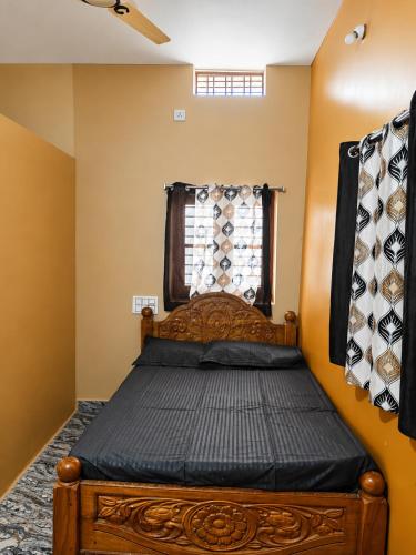 Hemanthhomestayhampi in Sanapur