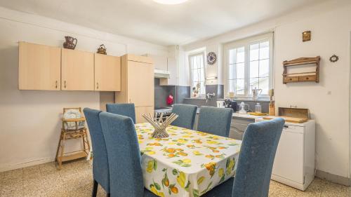 La Maison des Retrouvailles - Juvancourt - 9 pers in Laferte-sur-Aube