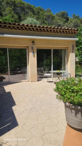 La Laghetanne, idéalement située entre Nice et Monaco Maison Indépendante Voiture indispensable – khách sạn tại La Trinite
