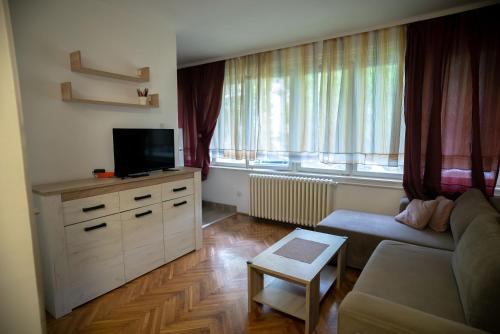 Quaint Studio With Massive Windows